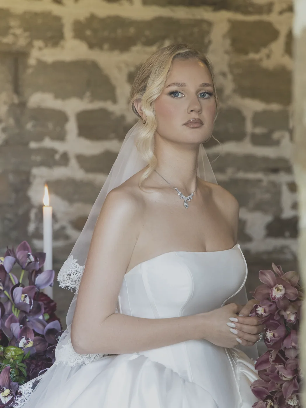 Natural tones, beautifully refined, before retouching