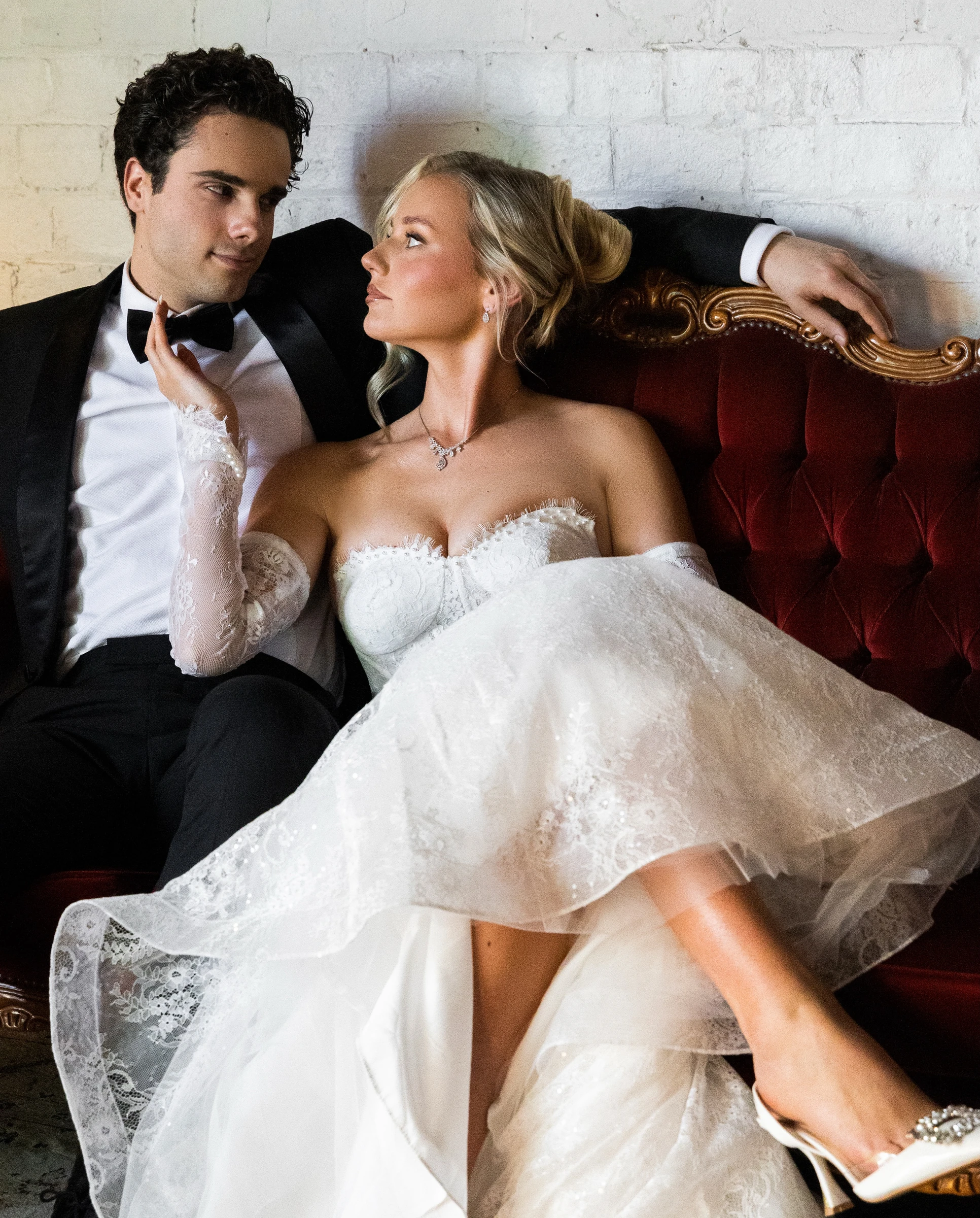 Gledswood wedding portrait by Negin Media Studio